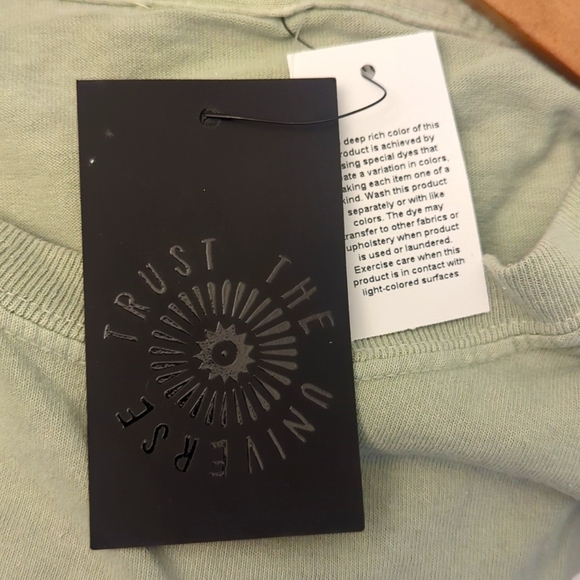 T-Shirt - Picture 3 of 3